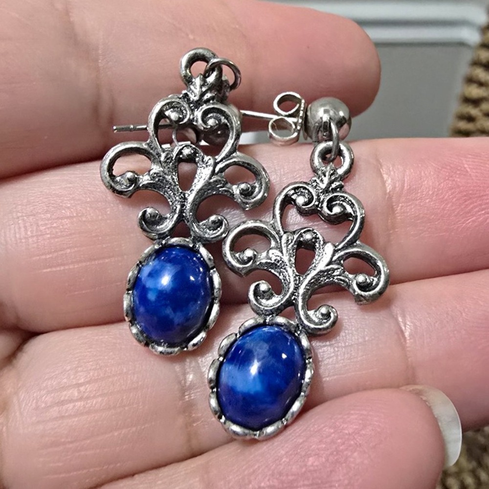 Sarah Coventry vintage Signed Silver Tone Blue Oval Bezel Cabochon Dangle